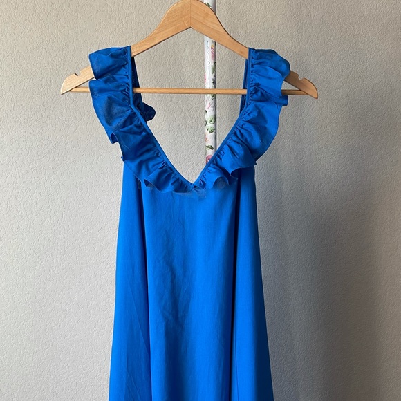 SOLD! H&M Ruffled V-neck A-line Sleeveless Dress - Picture 6 of 12